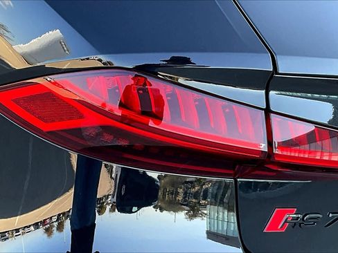 Used 2021 Audi RS 7 w/ Black Optic Package image 26