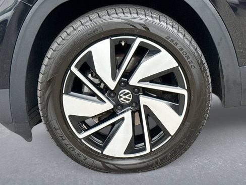 Used 2024 Volkswagen Atlas SE AWD/4WD image 17