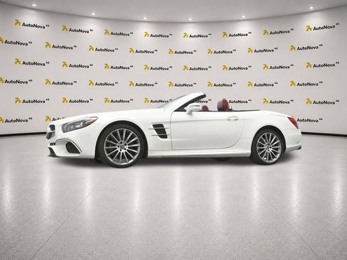 Used 2018 Mercedes-Benz SL 550 image 40