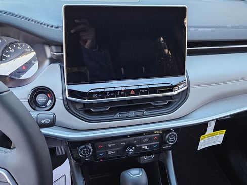 New 2026 Jeep Compass Limited image 17