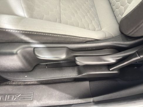Used 2018 Chevrolet Equinox LS FWD image 18