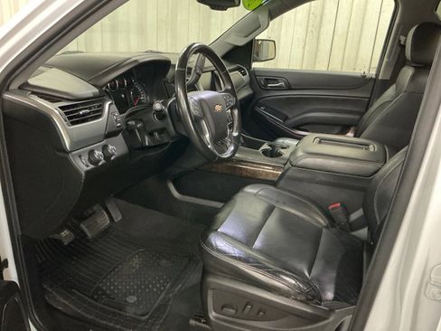 Used 2019 Chevrolet Suburban LT image 13