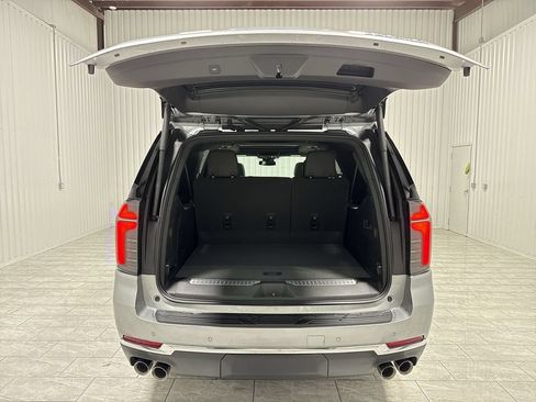 New 2026 Chevrolet Suburban Premier w/ Sun And Tow Package AWD/4WD image 27