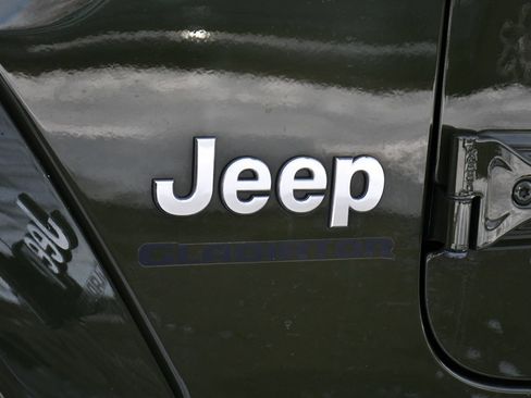 Used 2022 Jeep Gladiator Overland w/ Cold Weather Group image 34