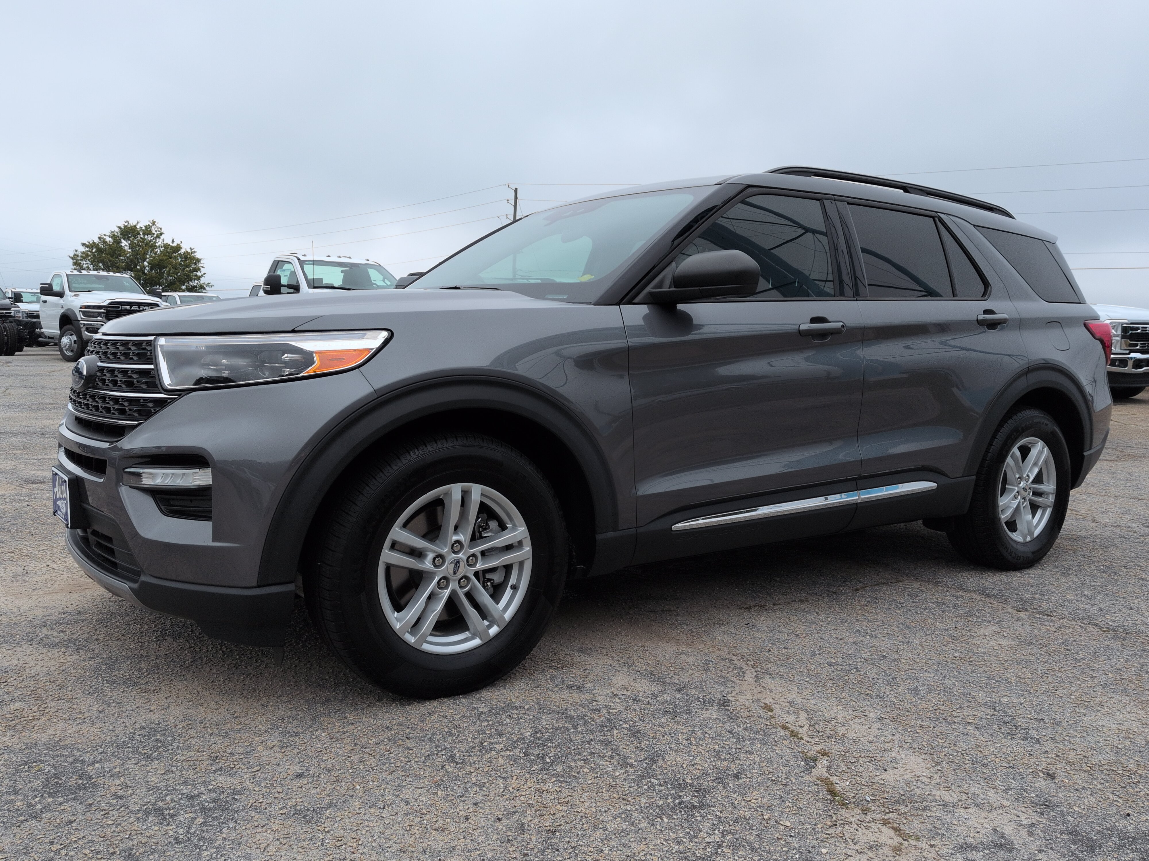 Used 2022 Ford Explorer XLT w/ Equipment Group 202A RWD image 6
