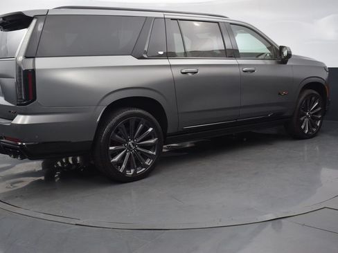 Certified 2026 Cadillac Escalade ESV V AWD/4WD image 6