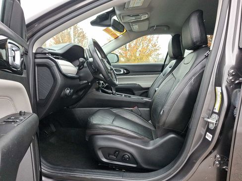 Used 2022 Jeep Compass Limited image 13