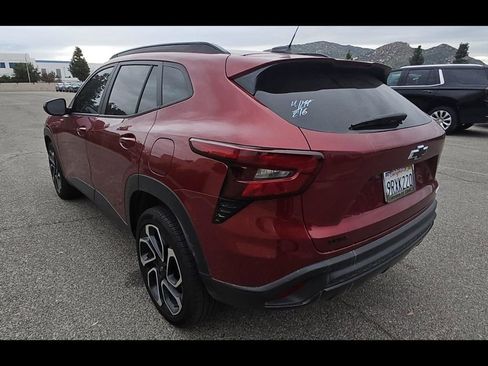 Used 2025 Chevrolet Trax RS w/ Driver Confidence Package image 2