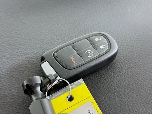 Used 2022 Jeep Cherokee Latitude Lux w/ Sun & Sound Group image 22