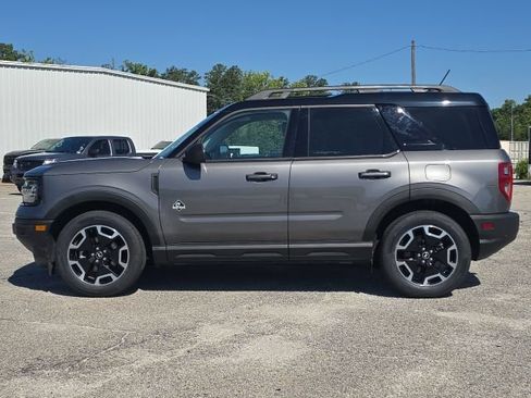 Used 2022 Ford Bronco Sport Outer Banks w/ Tech Package AWD/4WD image 2