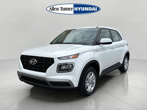New 2026 Hyundai Venue SE FWD image 3