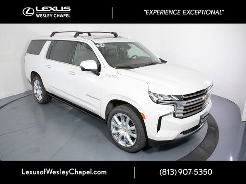 Used 2022 Chevrolet Suburban High Country w/ Premium Package 2 AWD/4WD image 2