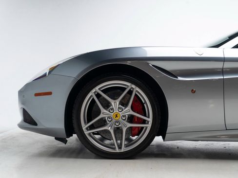Used 2016 Ferrari California T RWD image 68