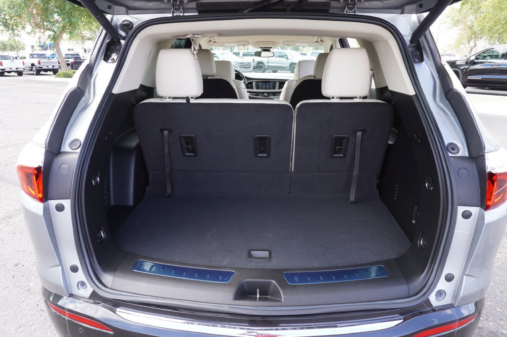 Used 2023 Buick Enclave Essence FWD image 12