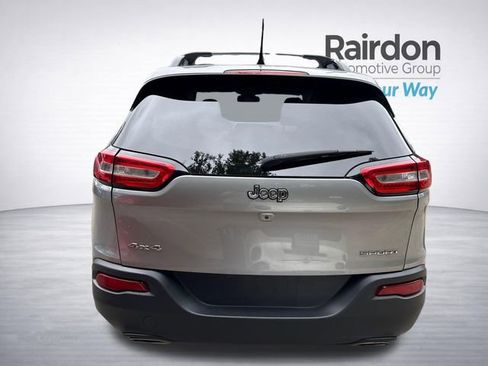 Used 2017 Jeep Cherokee Sport AWD/4WD image 7