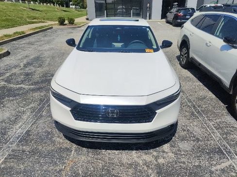 Used 2025 Honda Accord SE image 19