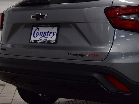 New 2026 Chevrolet Trax RS w/ Sunroof Package image 21
