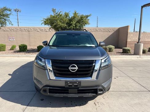 Used 2024 Nissan Pathfinder SV FWD image 4