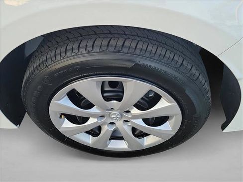 Used 2025 Toyota Corolla LE image 12