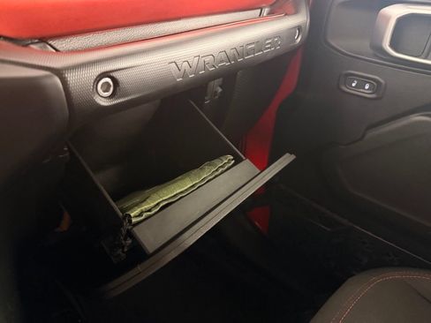 Used 2018 Jeep Wrangler Unlimited Rubicon AWD/4WD image 59
