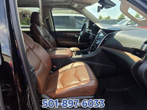 Used 2020 Cadillac Escalade Luxury AWD/4WD image 9