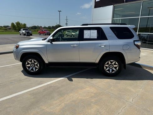 Used 2024 Toyota 4Runner TRD Off-Road image 2
