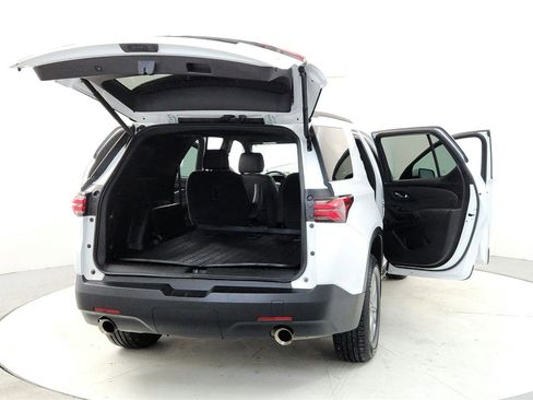Used 2023 Chevrolet Traverse LT image 11