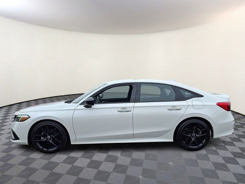 Used 2023 Honda Civic Sport image 4