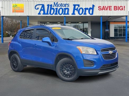 Used 2016 Chevrolet Trax LT w/ LT Convenience Package AWD/4WD image 1