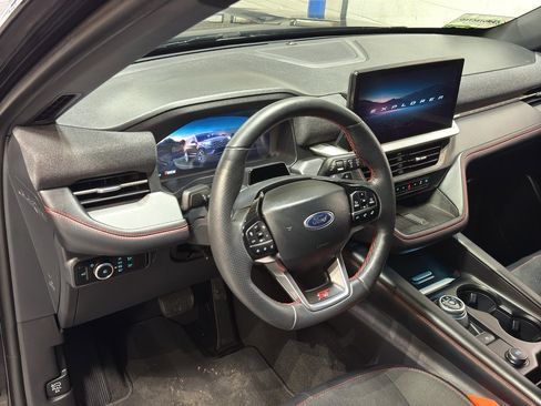 Used 2025 Ford Explorer ST image 18