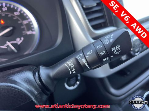 Used 2019 Toyota Highlander SE image 30
