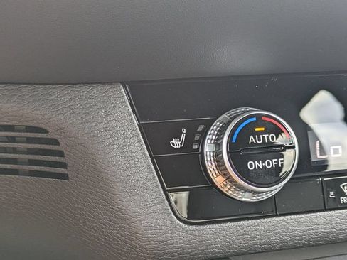 New 2026 Mitsubishi Outlander LE FWD image 28