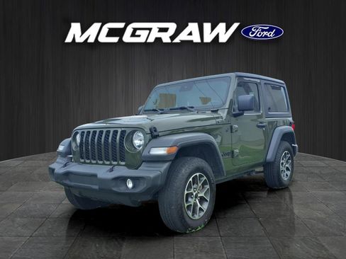Used 2024 Jeep Wrangler Sport AWD/4WD image 3