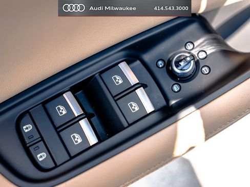 Used 2023 Audi Q7 3.0T Premium Plus w/ Premium Plus Package AWD/4WD image 21
