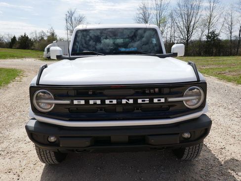 New 2026 Ford Bronco Outer Banks AWD/4WD image 9