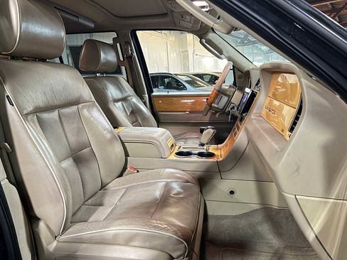 Used 2008 Lincoln Navigator L 2WD image 12