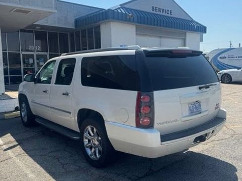 Used 2013 GMC Yukon XL Denali RWD image 5