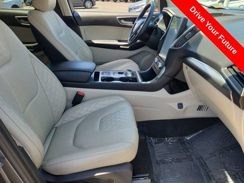 Used 2024 Ford Edge Titanium AWD/4WD image 17