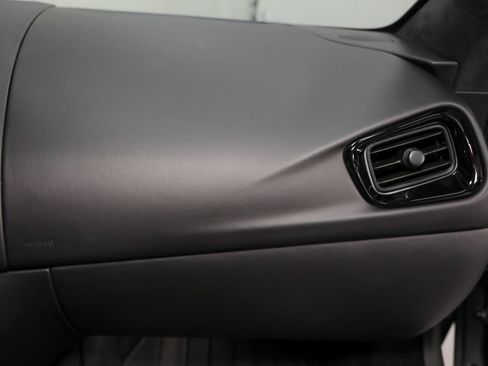 Used 2019 Aston Martin V8 Vantage Coupe RWD image 32