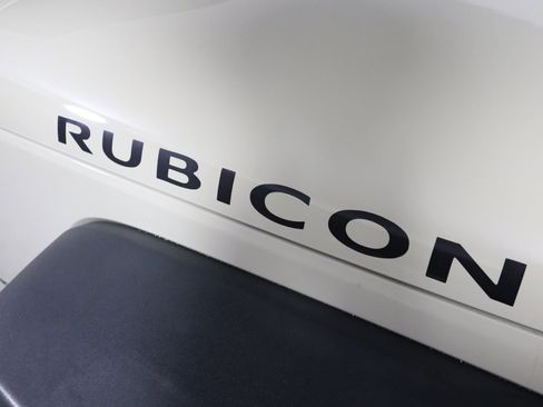 Used 2018 Jeep Wrangler Rubicon w/ Power Convenience Group image 6