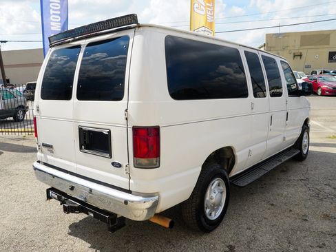 Used 2011 Ford E-350 and Econoline 350 XLT image 7