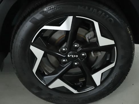 Used 2024 Kia Seltos EX AWD/4WD image 40