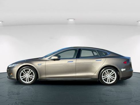 Used 2016 Tesla Model S 70 RWD image 4
