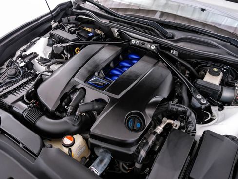 Used 2015 Lexus RC F w/ Premium Package image 40