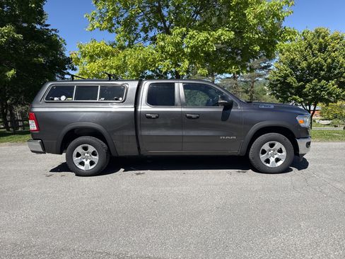Used 2019 RAM 1500 Big Horn AWD/4WD image 2