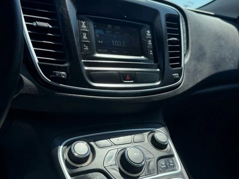 Used 2015 Chrysler 200 Limited w/ Convenience Group image 14