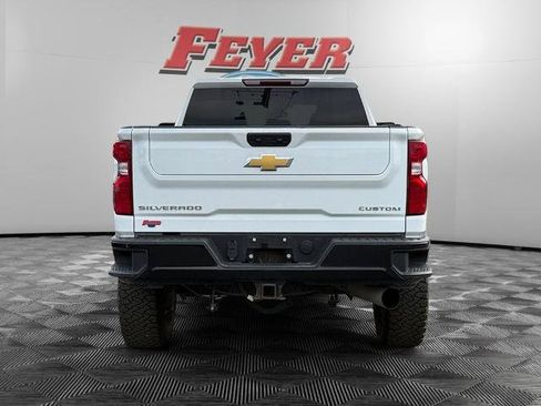 Used 2022 Chevrolet Silverado 2500 Custom w/ Custom Value Package AWD/4WD image 4