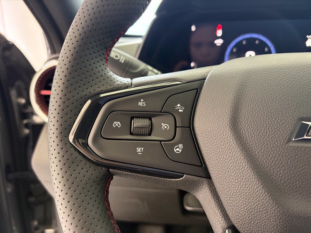New 2026 Chevrolet Trax RS w/ Sunroof Package FWD image 4