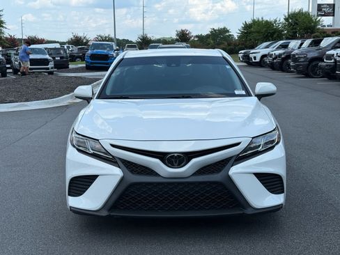 Used 2019 Toyota Camry SE FWD image 8