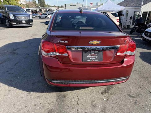 Used 2015 Chevrolet Cruze LT w/ RS Package image 4